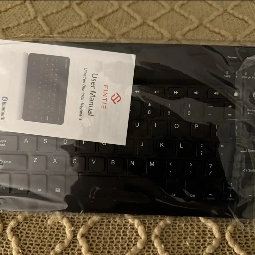 Black Bluetooth Keyboard for Tablets
